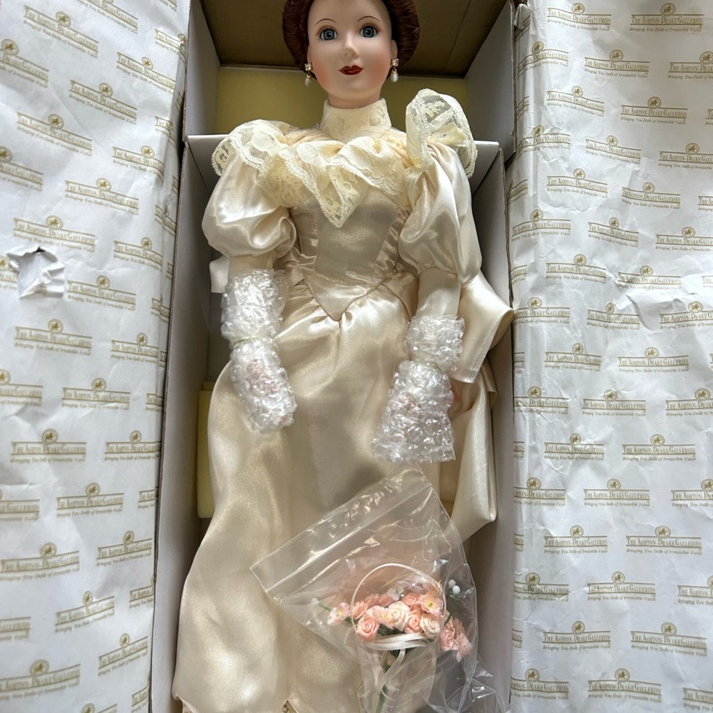 Ashton Drake ‘Betty’ New In Box